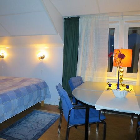 Hotel Dessans Cafe & Logi Pello Zimmer foto